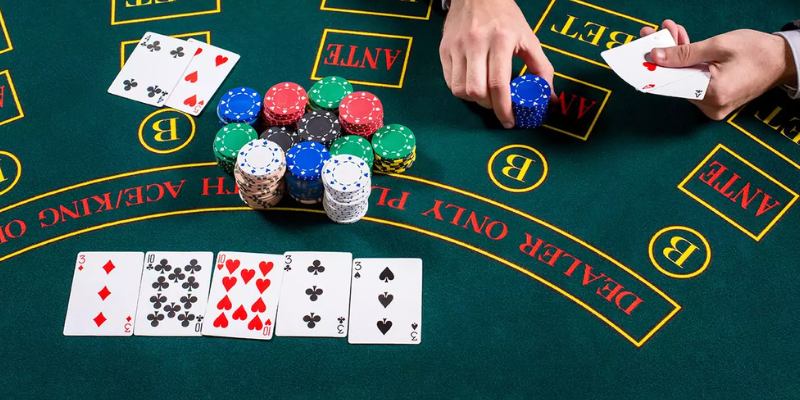 Bộ bài Poker bị đánh dấu để hỗ trợ người chơi